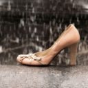 雨に濡れた皮靴